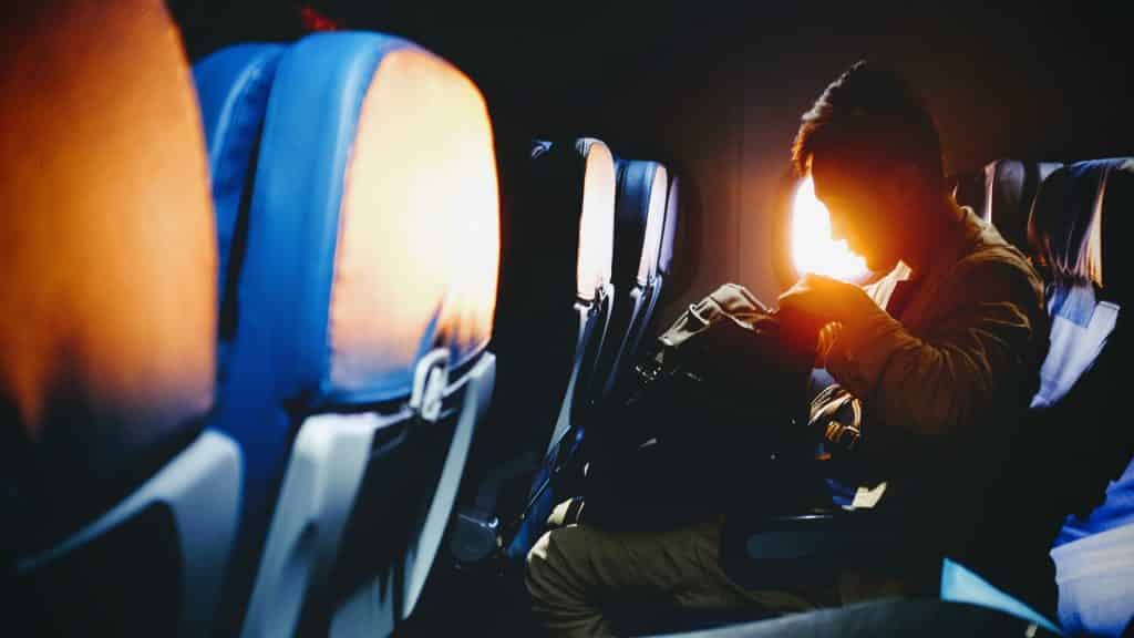 Flight-status-checker-passenger-Canada-airline