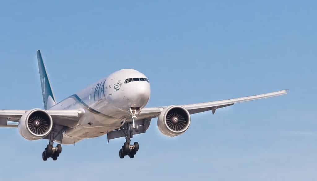 baggage-fees-airlines-alternatives-canada