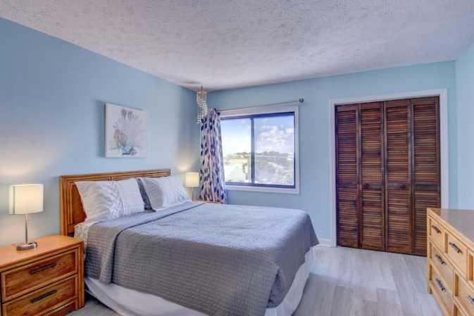 Here's the property description from Airbnb: