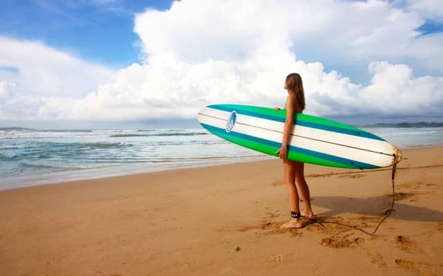 Selina offers surfing schools