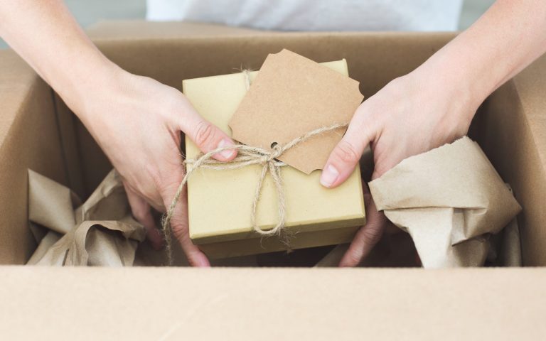 How To Ship From The U.S. To Canada For Cheap