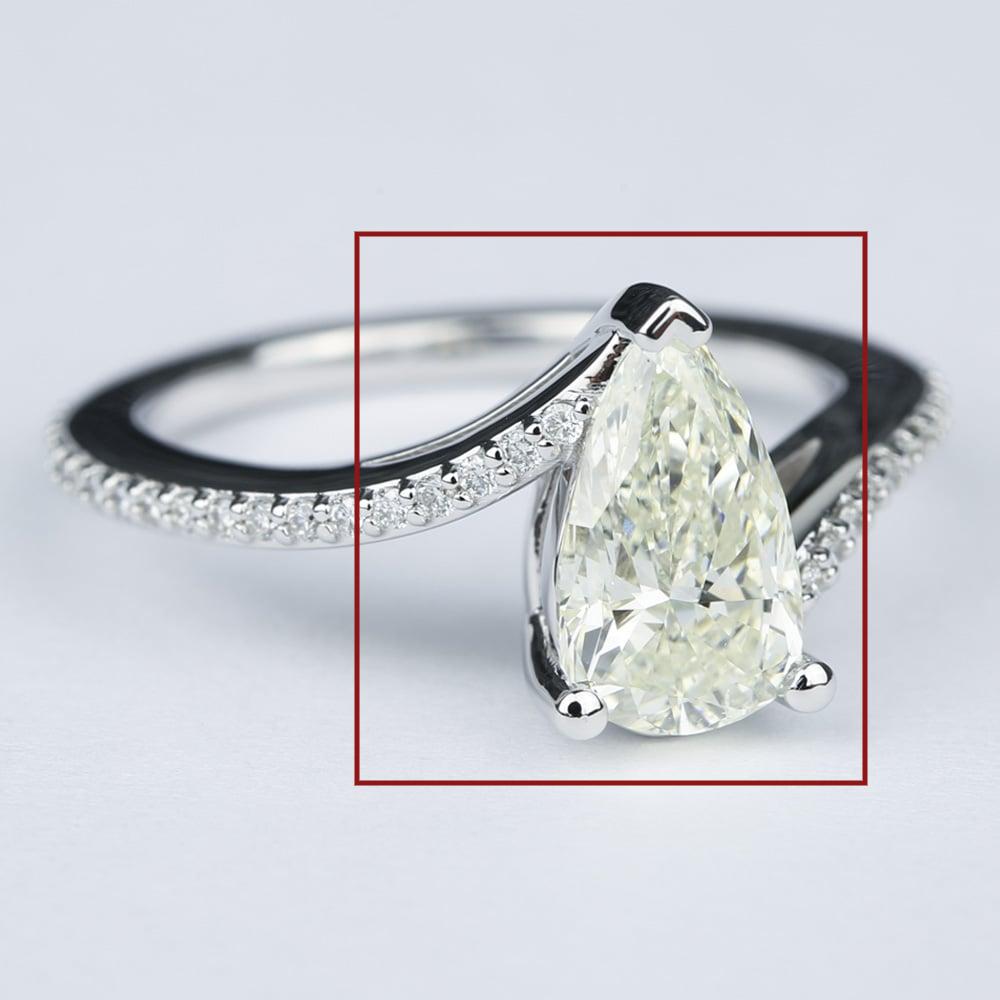 Best Pear-Shaped Engagement Rings in Canada